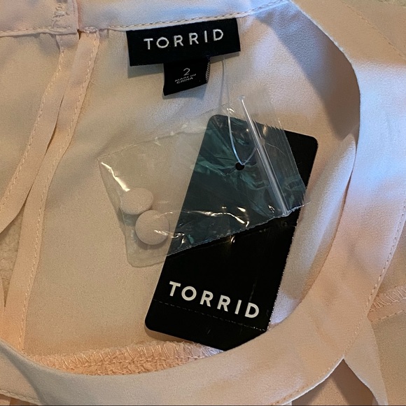 NWT TORRID Blush Colored Sleeveless Cagefront Tank ✨Perfect for Spring!!✨ - Picture 9 of 11